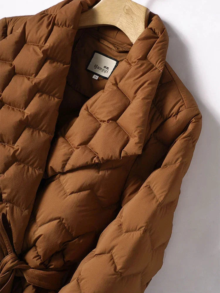 Parka chic ceinturée en duvet